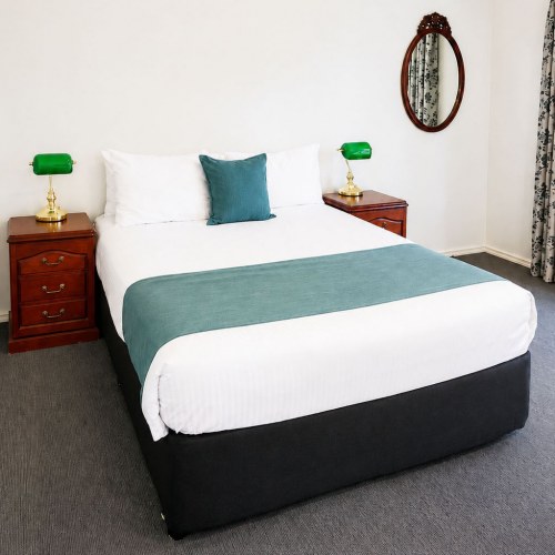 Queen Spa Room