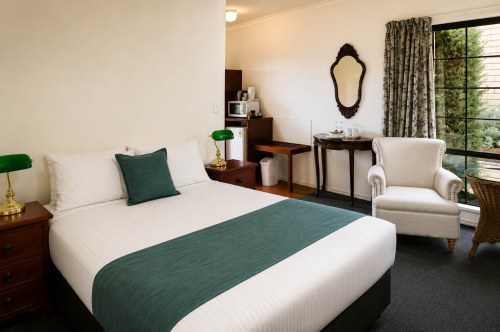 Queen Spa Room